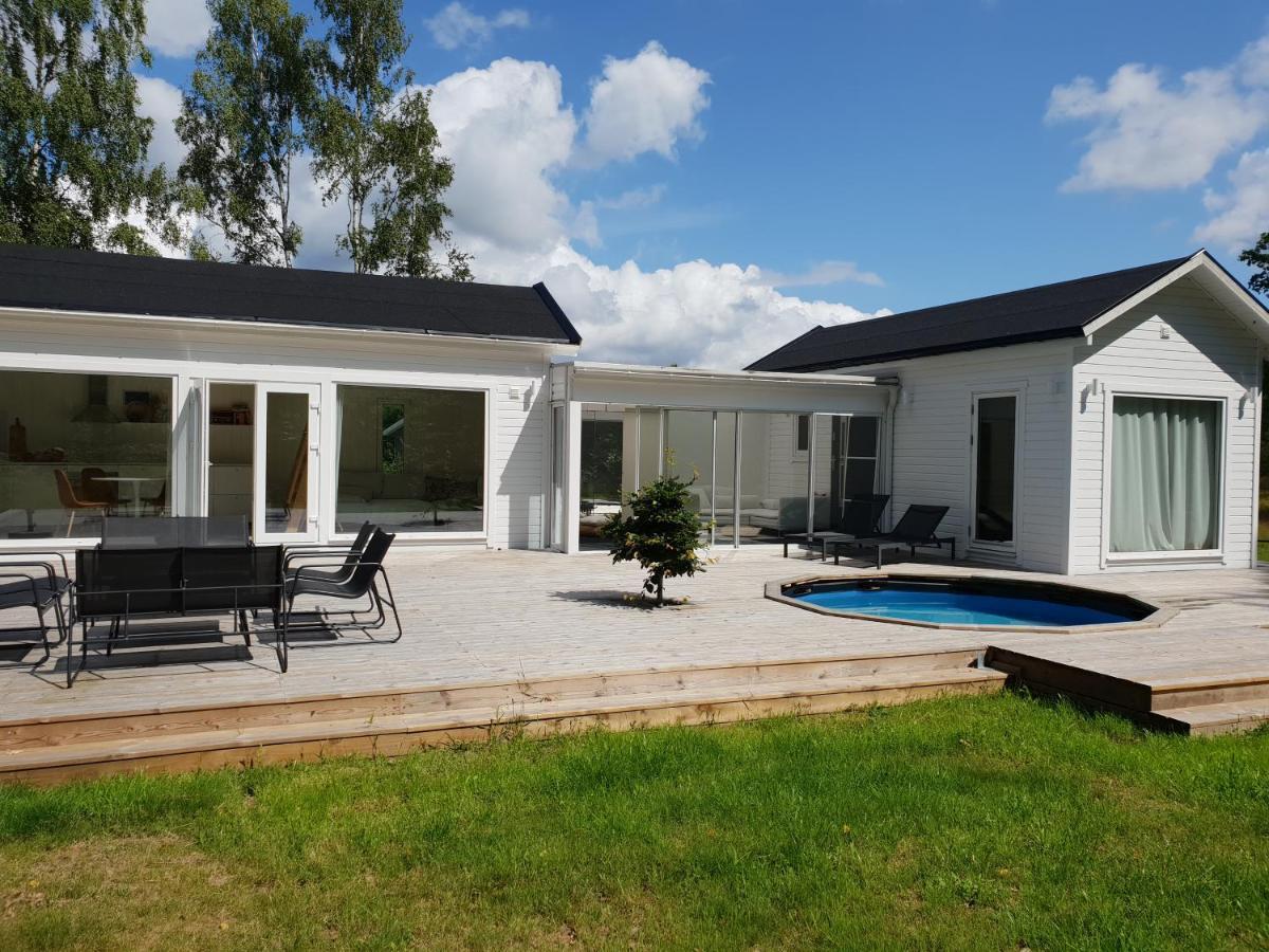 Cabin In The Forest With Spa Bath Västra Torup Exterior foto