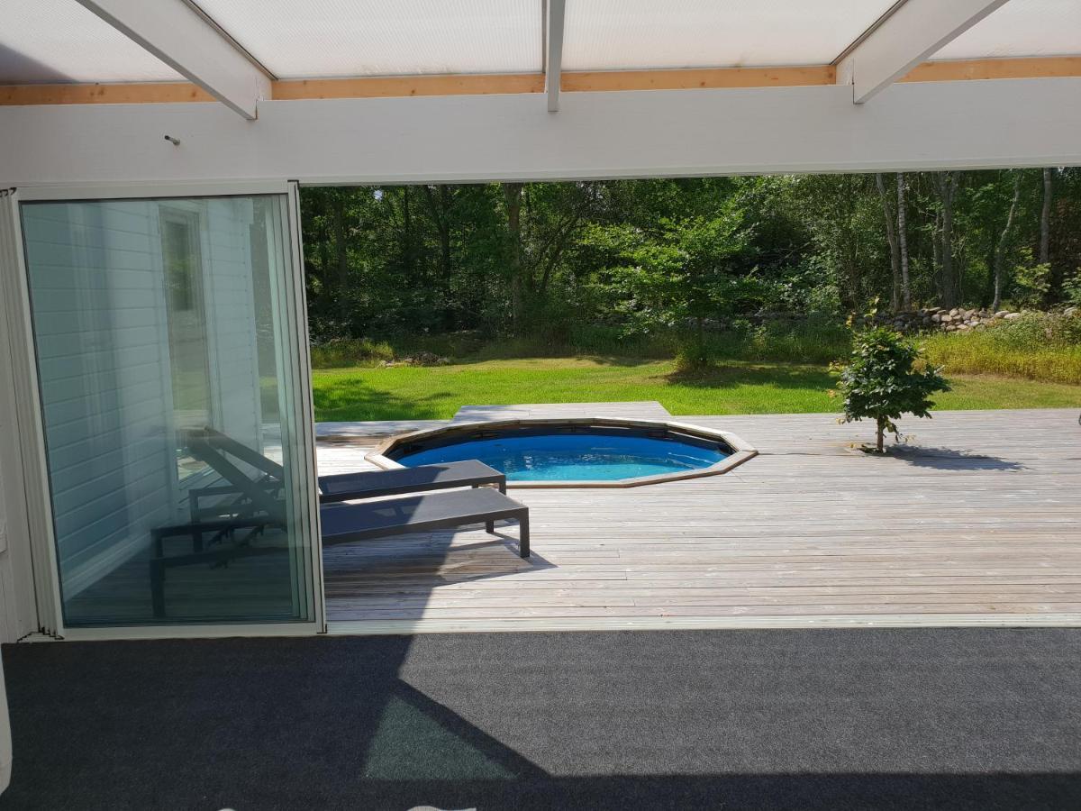 Cabin In The Forest With Spa Bath Västra Torup Exterior foto