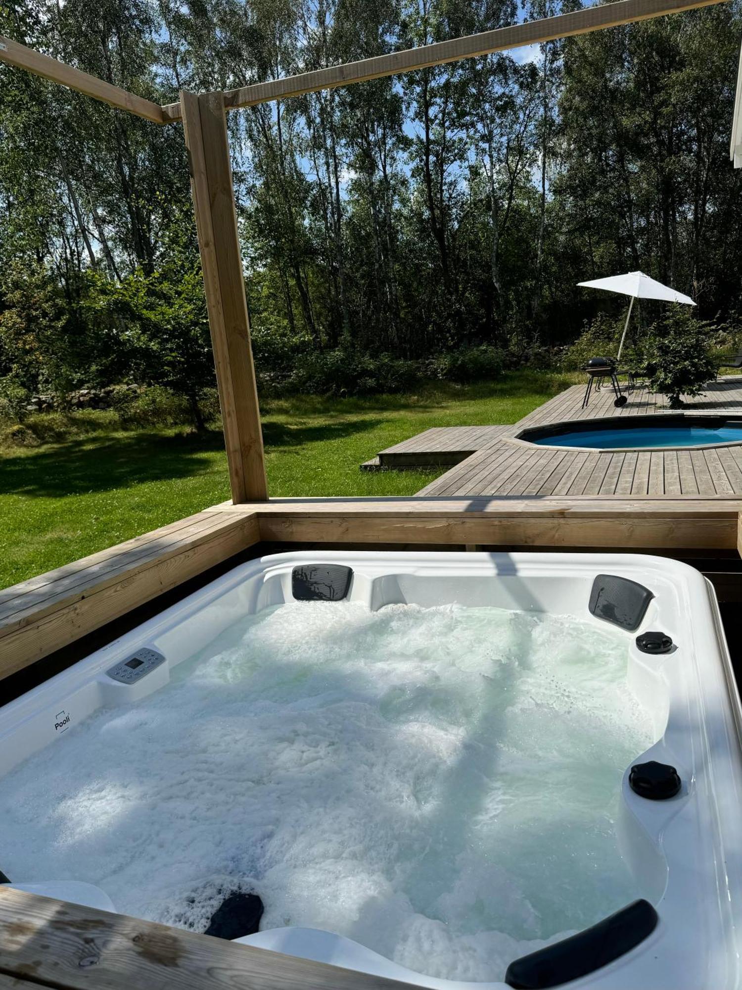 Cabin In The Forest With Spa Bath Västra Torup Exterior foto